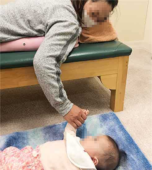 逗子整体カイロクリニック|産後の骨盤矯正中も赤ちゃんと一緒に過ごせる整体院